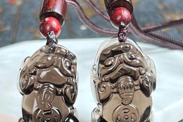 揭秘黑曜石:谁不适合佩戴及其背后的命理解析 揭秘黑曜石:谁不适合佩戴及其背后的命理解析