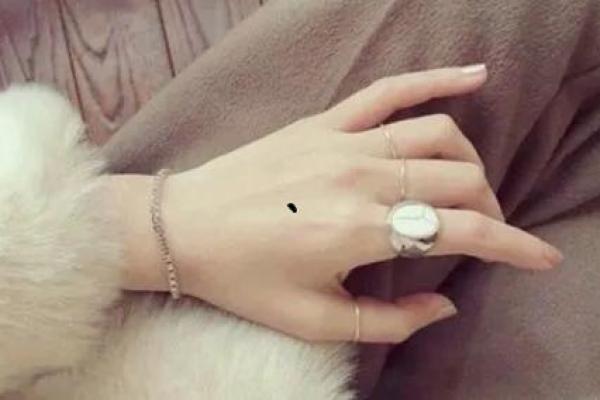 漂亮女人的命格与命运:美丽背后的深意 漂亮女人的命格与命运:美丽背后的深意