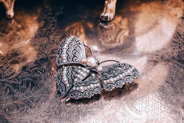 命理学中的蝴蝶寓意:美丽变迁与灵魂重生的象征 命理学中的蝴蝶寓意:美丽变迁与灵魂重生的象征