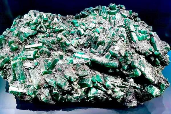 金命之人适合佩戴的宝石与魅力解析 金命之人适合佩戴的宝石与魅力解析