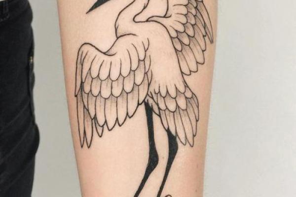 1983水命适合的纹身选择,寓意与设计解析 1983水命适合的纹身选择,寓意与设计解析