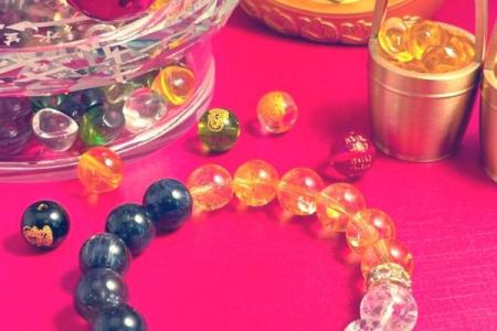 火命人如何选择适合自己的吉祥饰品与佩戴物品