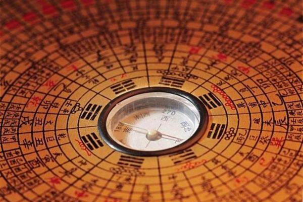 水命人的居家风水:走道画作的智慧布局 水命人的居家风水:走道画作的智慧布局