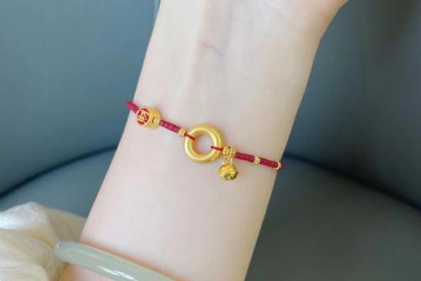 火命转运饰品全攻略,助你焕发魅力与好运! 火命转运饰品全攻略,助你焕发魅力与好运!