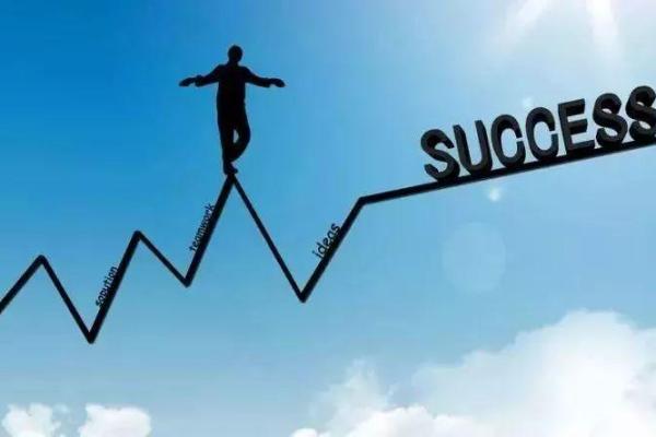 涧下水的深意：浑然天成的命理智慧与生活哲学