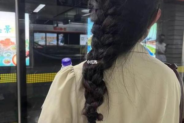 头发浓密背后的命运:揭秘厚发人群的特征与运势 头发浓密背后的命运:揭秘厚发人群的特征与运势