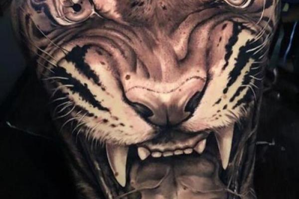 火命纹身:燃烧的生命与个性之美 火命纹身:燃烧的生命与个性之美