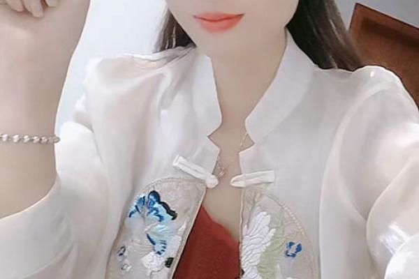 女人晚年命格解析：让我们一起探索岁月的积淀与智慧的光辉