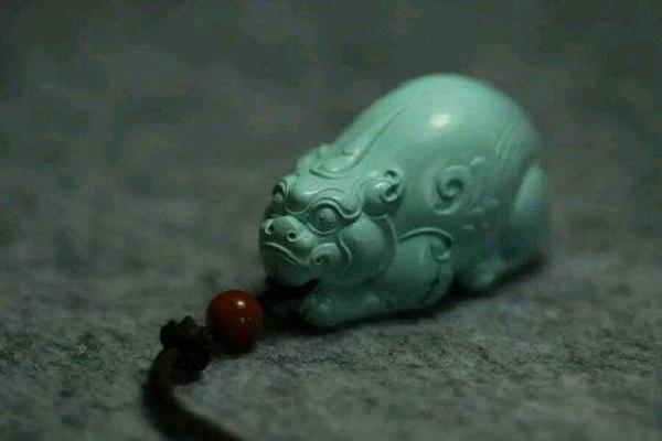 属狗火命：如何选择适合的佩戴物品提升运势？