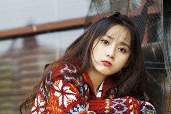 43岁属龙女的命运揭示：机遇与挑战并存的生活旅程