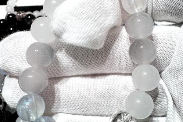 金命车里挂件推荐,提升运势与舒适感的选择 金命车里挂件推荐,提升运势与舒适感的选择