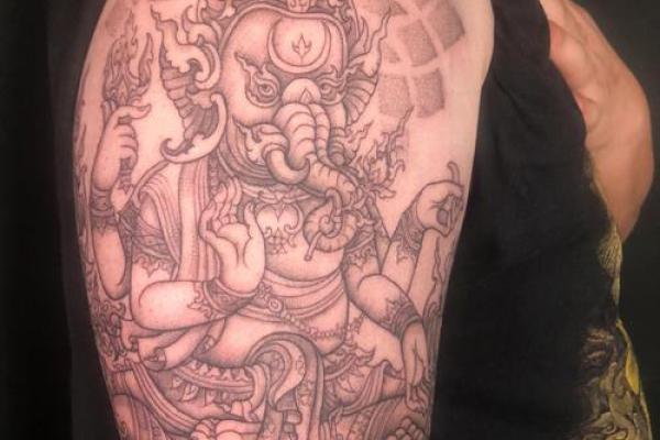 白蜡金命人适合纹什么？揭秘适合的纹身风格与寓意！