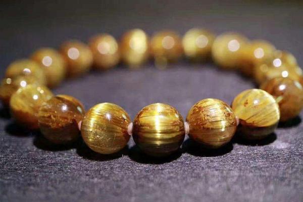 城头土命的风水与佩戴：助你走向辉煌人生之路