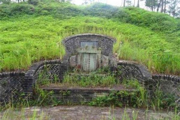 什么是坟地寿山之命：探索命理与风水的奥秘