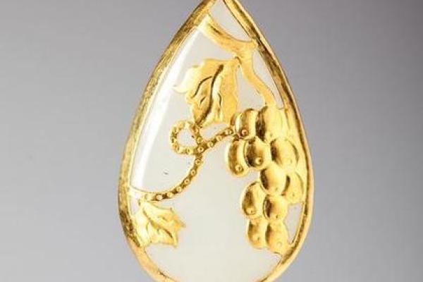 白蜡金命女的幸运珠宝—如何选择适合的配饰与风格 白蜡金命女的幸运珠宝—如何选择适合的配饰与风格