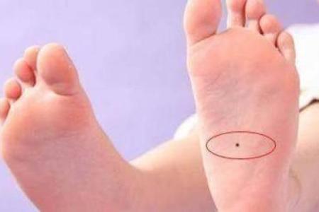 什么脚型代表富贵命：揭秘脚相与命运的关系