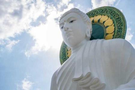 探索童子命之人，佩戴饰品的深意与选择