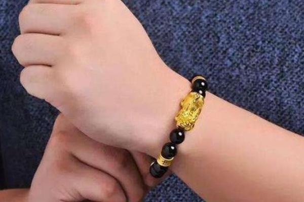 木命之人如何选择项链：提升运势的完美搭配