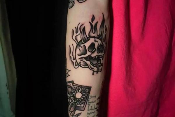 火命纹身设计：彰显个性的热辣选择与灵感来源