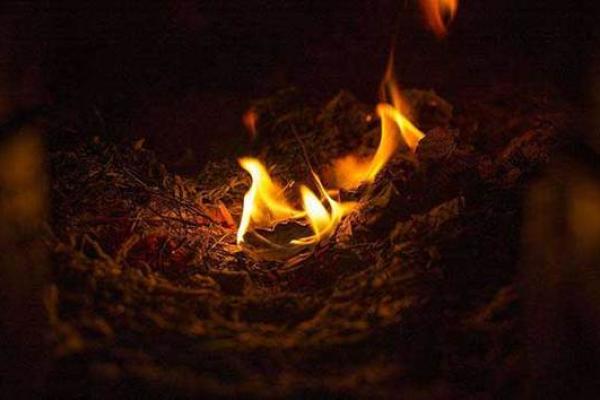 火命属性与颜色之美：探寻温暖与激情的力量