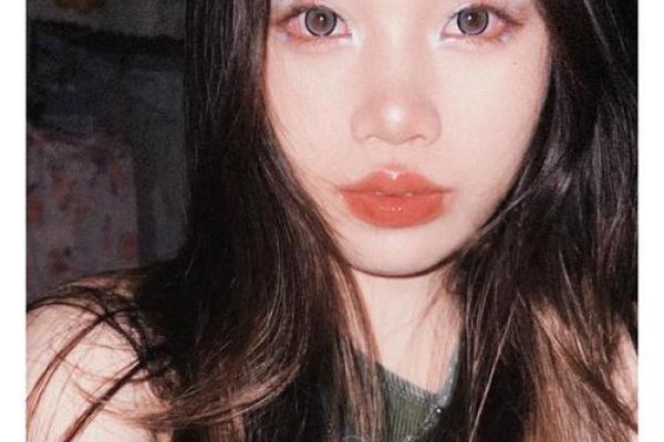 厚嘴唇女人的命运与魅力：揭示她们独特的人生轨迹