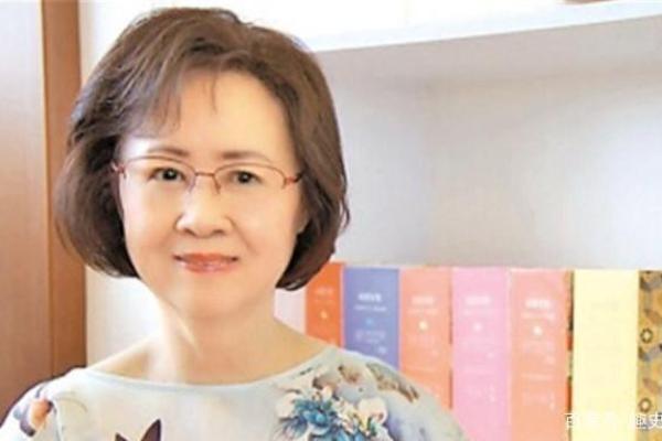 厂长的女儿:命运的多重选择与人生的精彩旅程 厂长的女儿:命运的多重选择与人生的精彩旅程