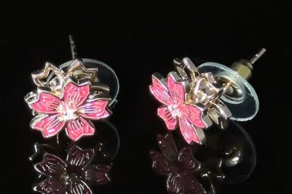 木命女生适合佩戴的饰品与风水解析，展现自然之美与内在魅力