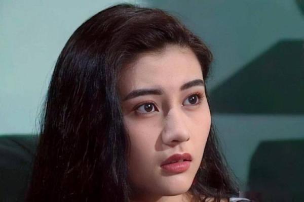 李嘉欣的命运之路:从平凡到辉煌的逆袭人生 李嘉欣的命运之路:从平凡到辉煌的逆袭人生