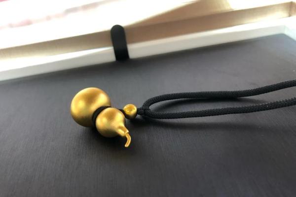 金命人适合佩戴哪些葫芦挂件?提升运势的秘密揭晓! 金命人适合佩戴哪些葫芦挂件?提升运势的秘密揭晓!