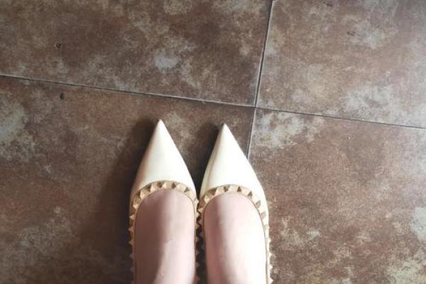 解读38码鞋子的穿着与命运:足下之缘的奥秘探寻 解读38码鞋子的穿着与命运:足下之缘的奥秘探寻