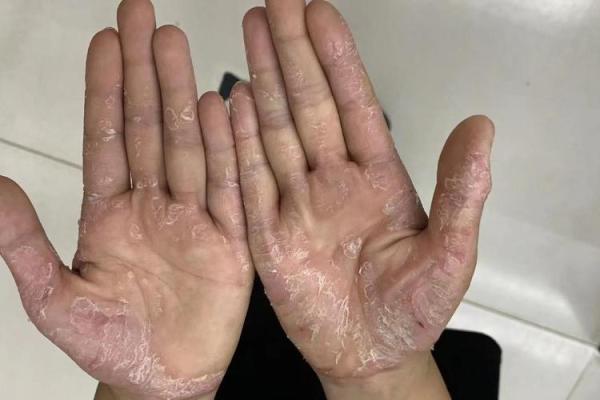 粗糙手掌的女人，绽放出生活的多样魅力与精彩人生！