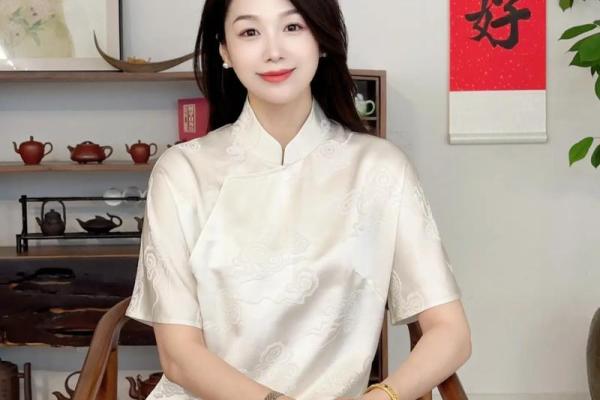 灵性高的女人:命运、特征与生活智慧的深度探索 灵性高的女人:命运、特征与生活智慧的深度探索