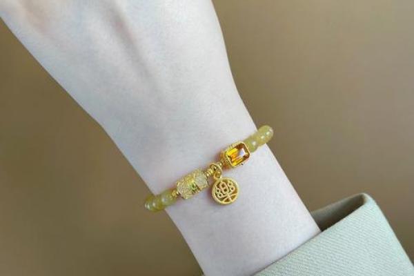 土木命的人适合佩戴哪些首饰？探寻命理与美的结合