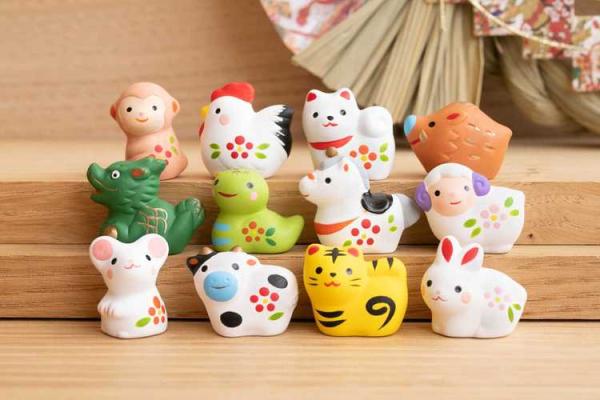 2012年蛇宝宝的命运解析：怎样利用优势走向成功