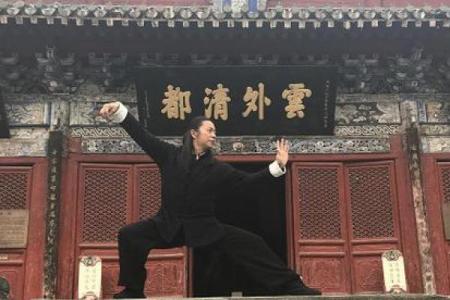探索武当：从命格书卷中获取智慧的奥秘