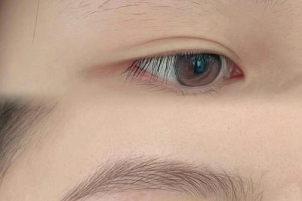 眉毛凌乱，命运多舛——揭示你的命格奥秘