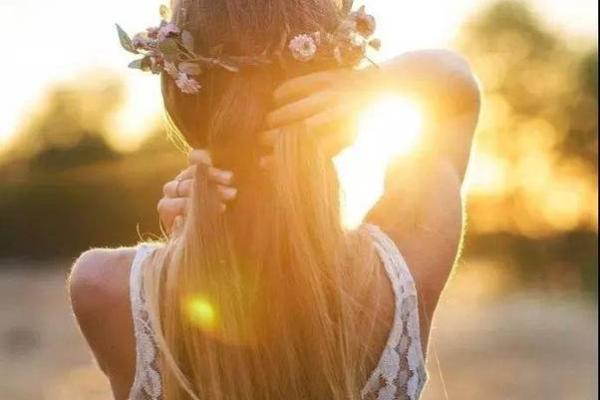 夏季出生宝宝的命运揭秘:如何让他们在阳光下绽放 夏季出生宝宝的命运揭秘:如何让他们在阳光下绽放