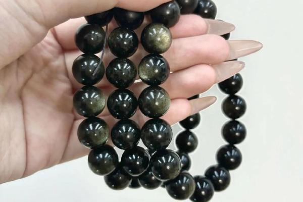 金命者的最佳选择：佩戴什么石头提升运势？