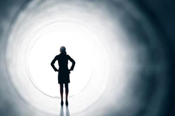 1998年出生的命运之旅：与众不同的灵魂探秘