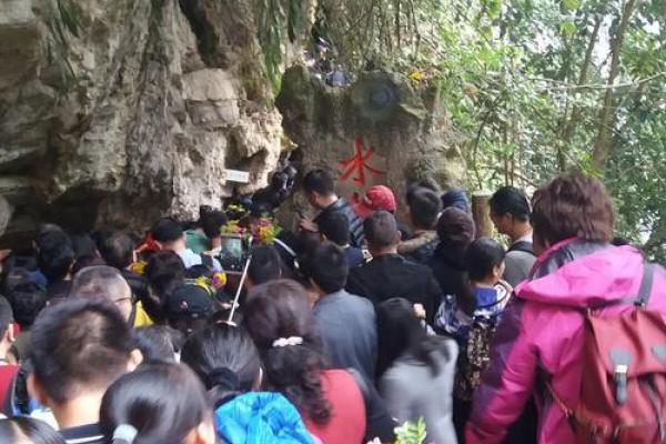 发现2003年的神秘与变迁：一段难忘的回忆旅程