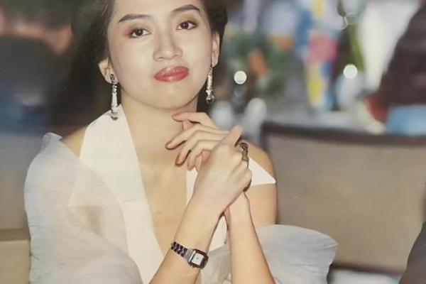 梅艳芳紫薇命格透视：一位传奇歌后的命运与荣光