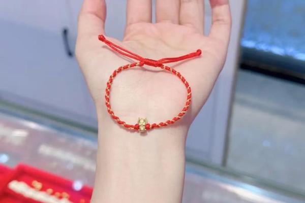 木命人的金饰选择：助运提升福气的完美搭配