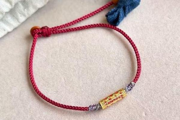 命犯太岁，选择哪种项链助你化解霉运？