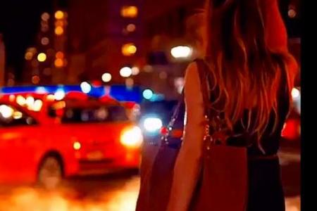 当女人不再吸引时，内心的孤独与自我救赎之旅