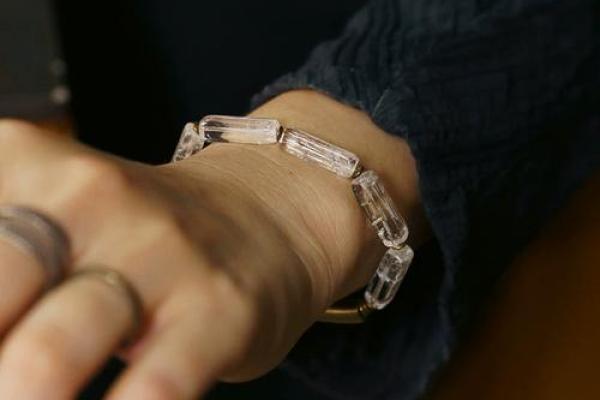 土命人应该佩戴哪些手链？探寻命理之美与个性之选！