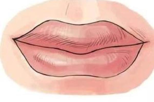 女子嘴大眼小的命运解析：从相学看个性与运势