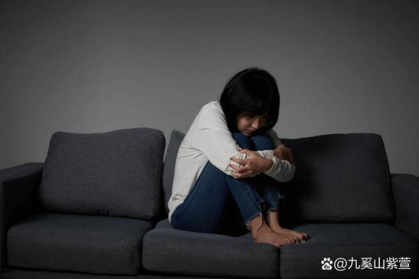 女人青年丧偶的命运与重生：以爱为名的生命旅程