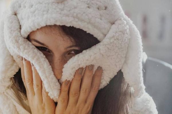 怕冷的人是什么命？探寻其背后的命理奥秘与生活智慧