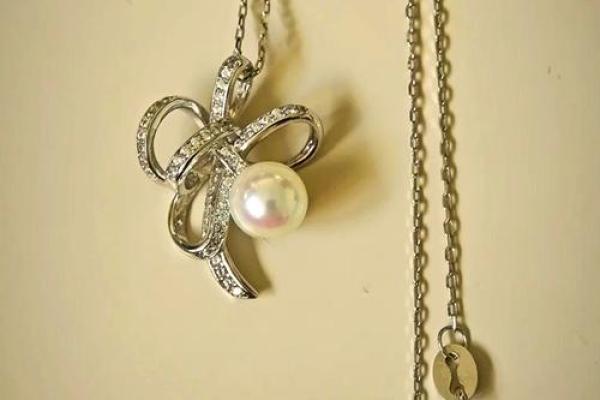 水命女人佩戴什么首饰最能提升气质与运势？