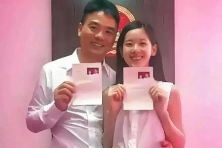 奶茶妹妹的命运之路：从普通女孩到网络红星的传奇故事